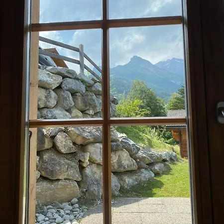 Alpilles - Familial, Recent, Equipe Chalet Chamoson